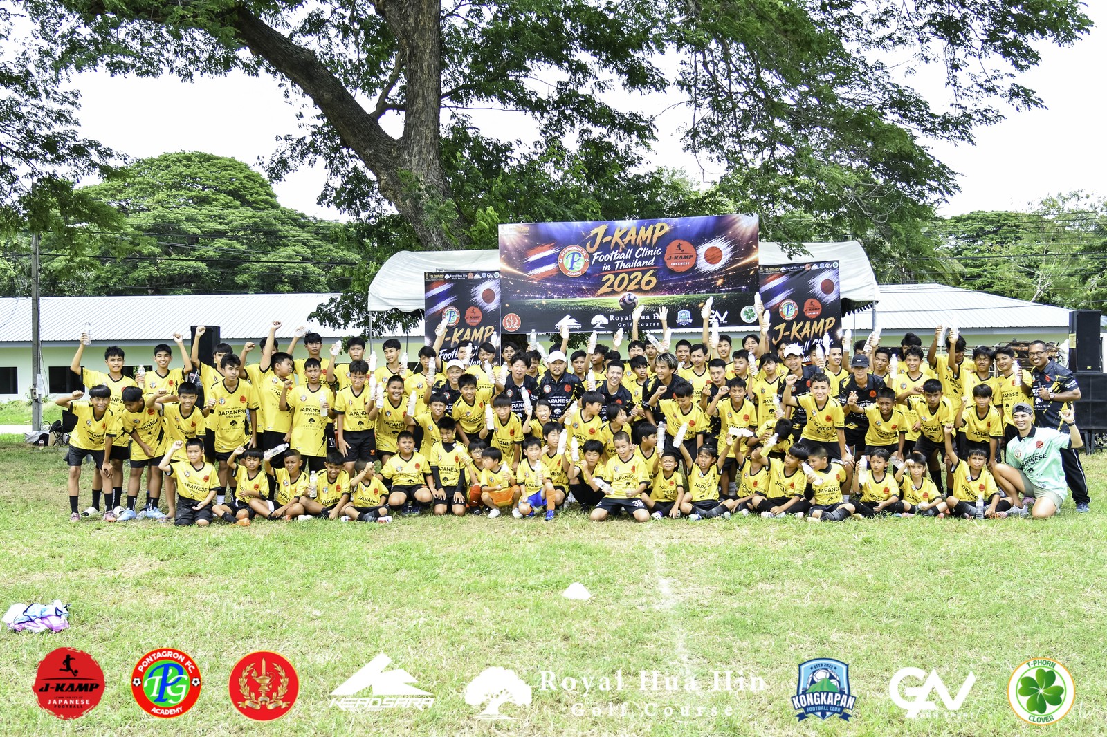 タイ J-CAMP 2026 参加した子どもたち全員の集合写真